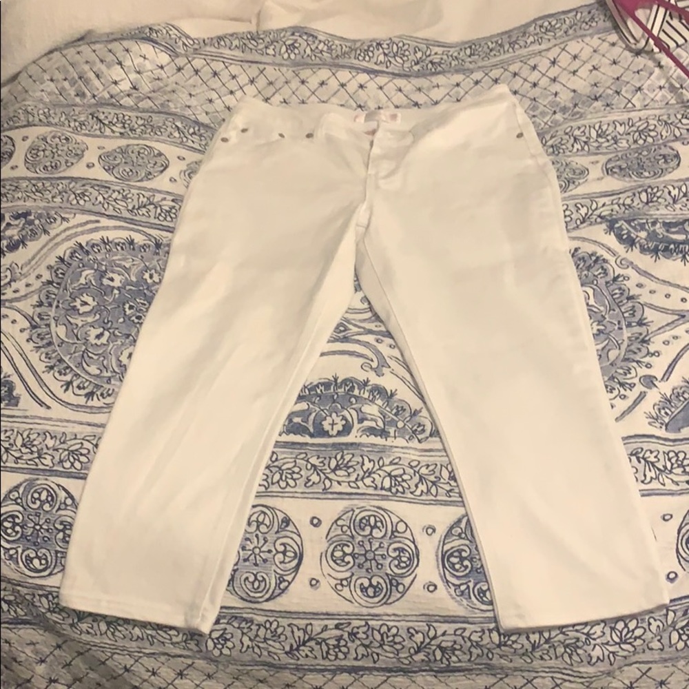 White jeans capris